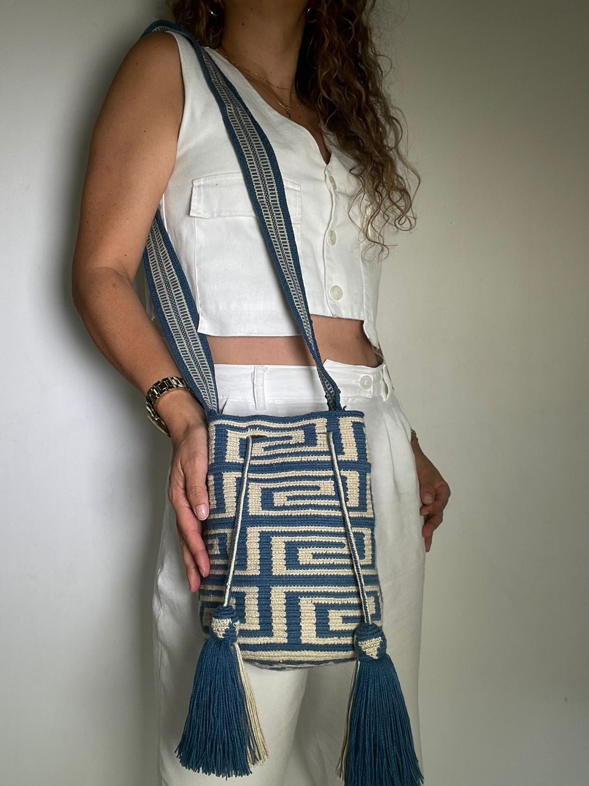 Wayuu Medium Exclusive Design 22 x 21