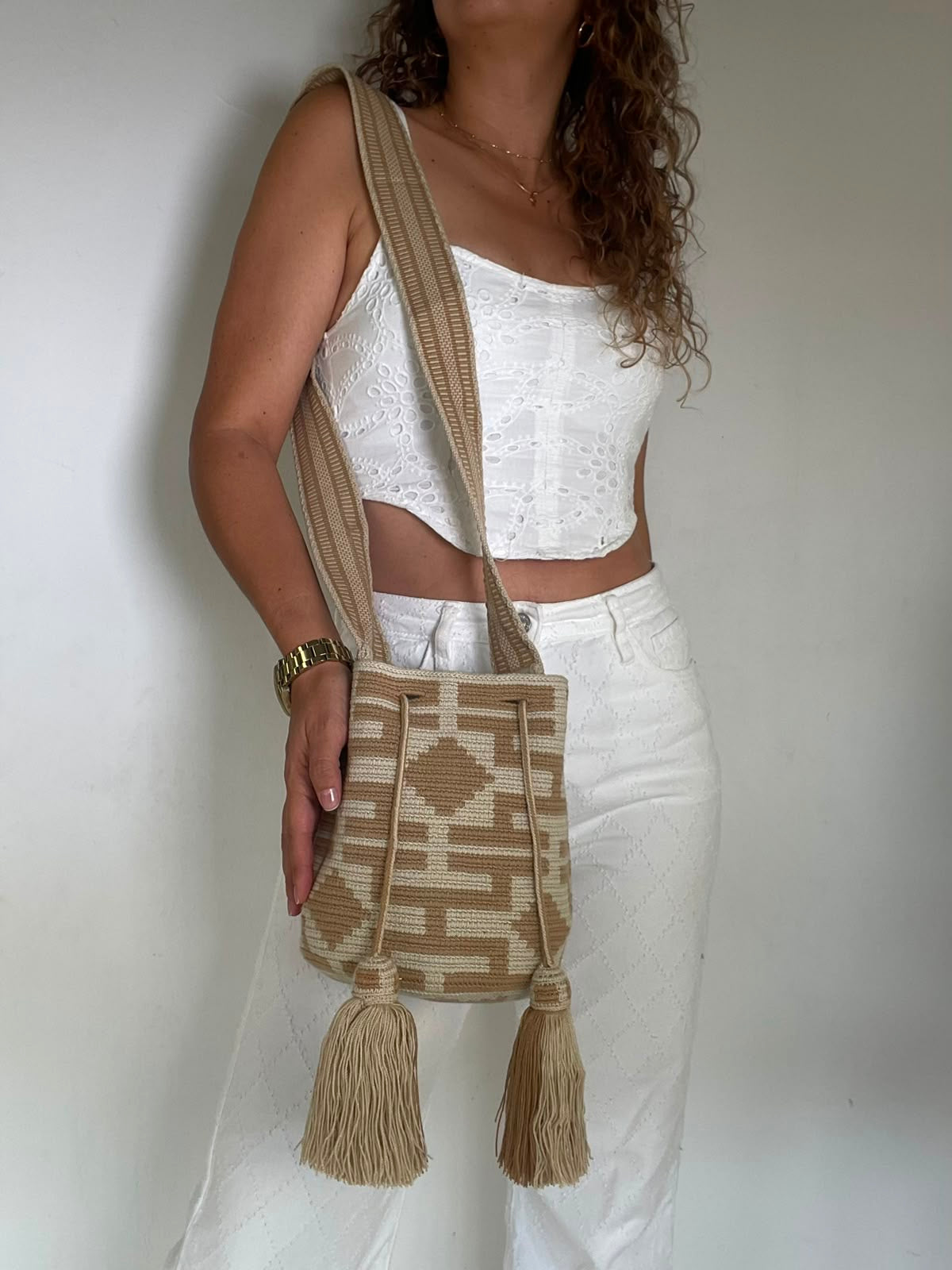 Wayuu Medium Exclusive Design 22 x 21