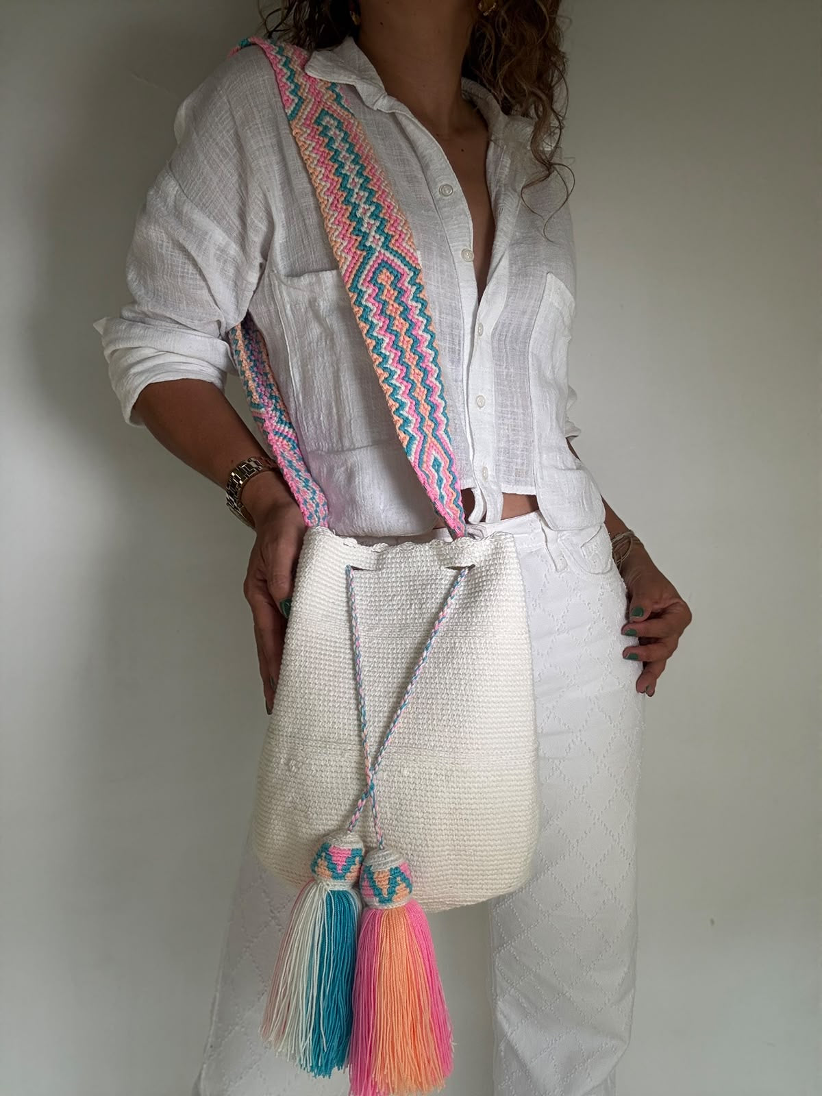 Wayuu Large Solid Color Traditional Macrame Garland 29 x 29