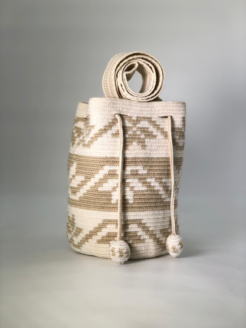 Wayuú Mediana Exclusive Nudos 22 x 21