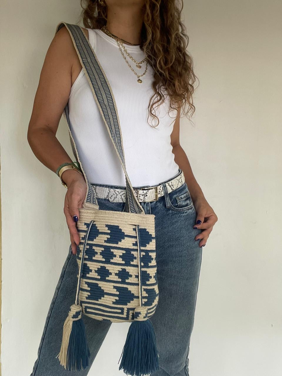 Wayuu Medium Exclusive Design 22 x 21