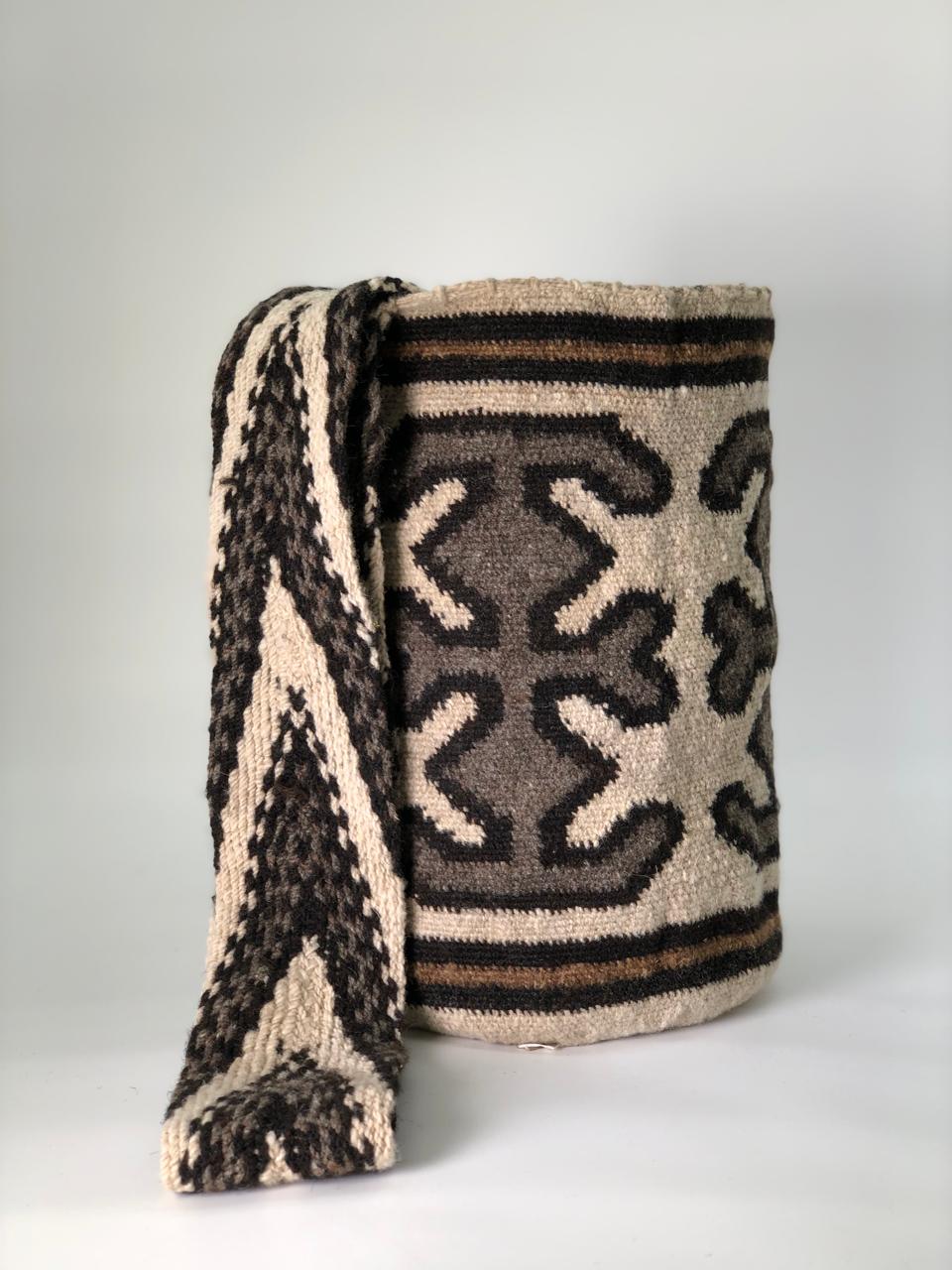 Arhuacas Medianas Premium 28 x 28